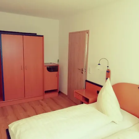 מלון Buechelsteiner Hof 2*