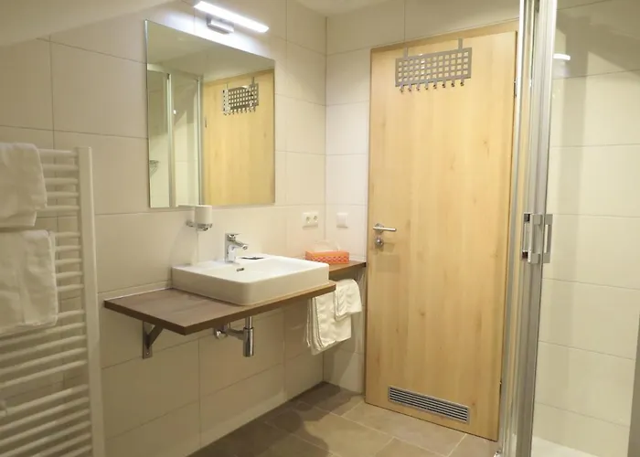 Buchelsteiner Hof 2*